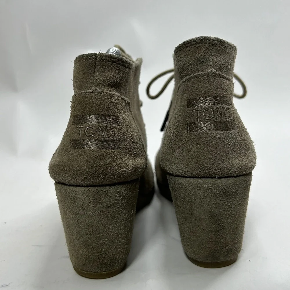 TOMS Suede Wedge Ankle Boots Taupe‎ Lace Up Women's Size 8